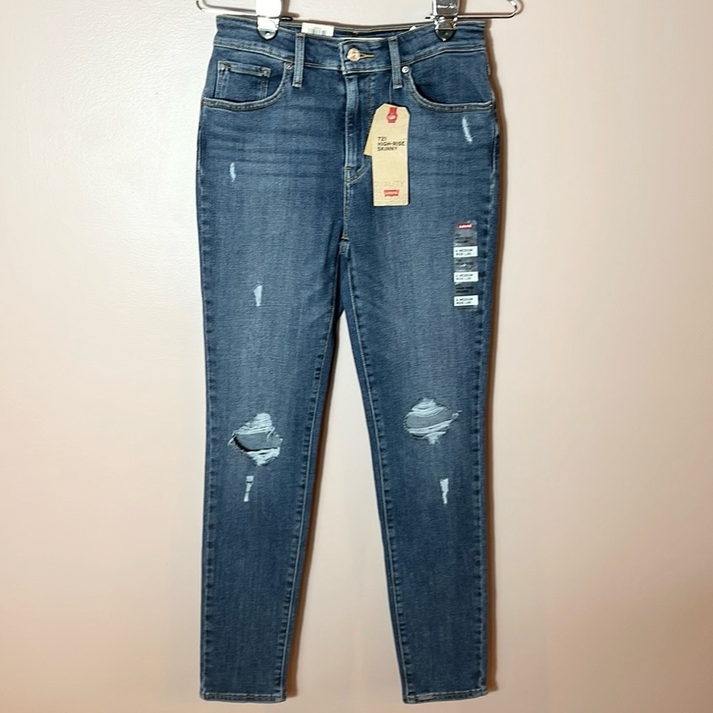 Levi’s 721 High-Rise Skinny Jeans